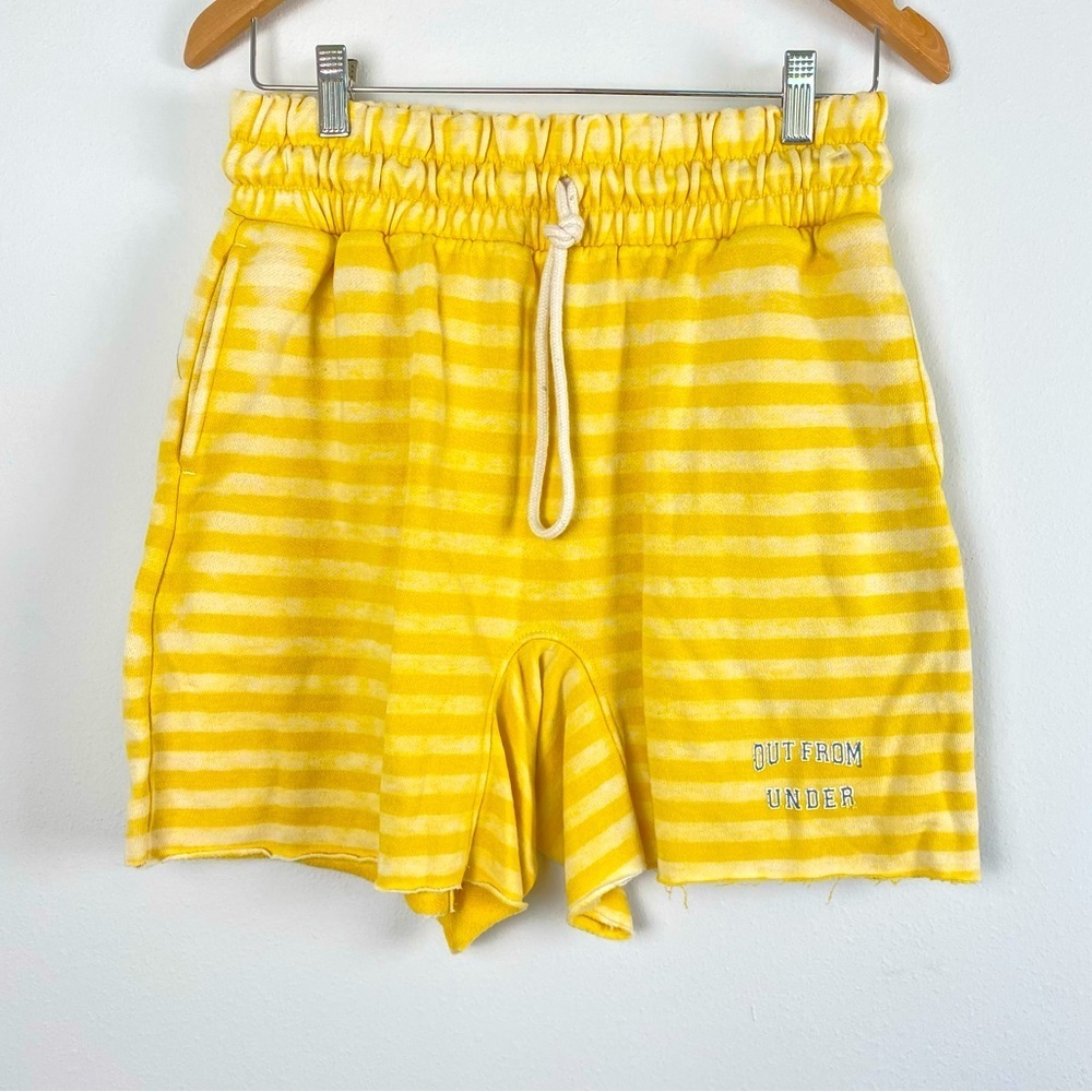 URBAN OUTFITTERS yellow striped shorts